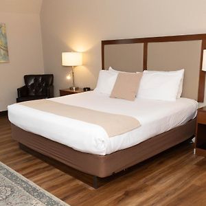 D. Hotel Suites & Spa